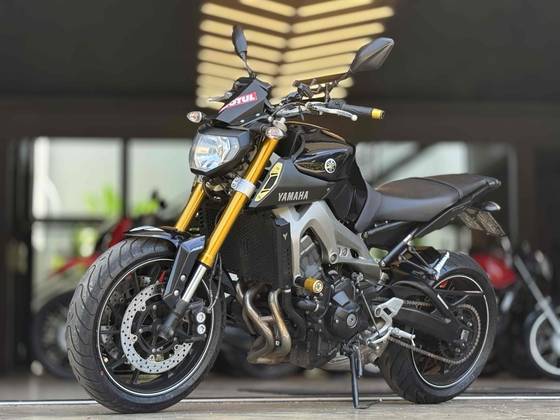 YAMAHA MT-09 YAMAHA MT-09